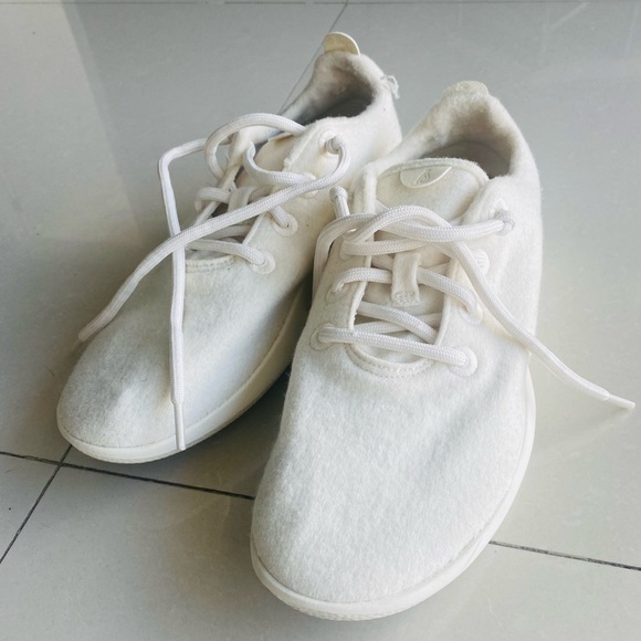 AllBirds Tree Dashers White 9 - Picture 2 of 5